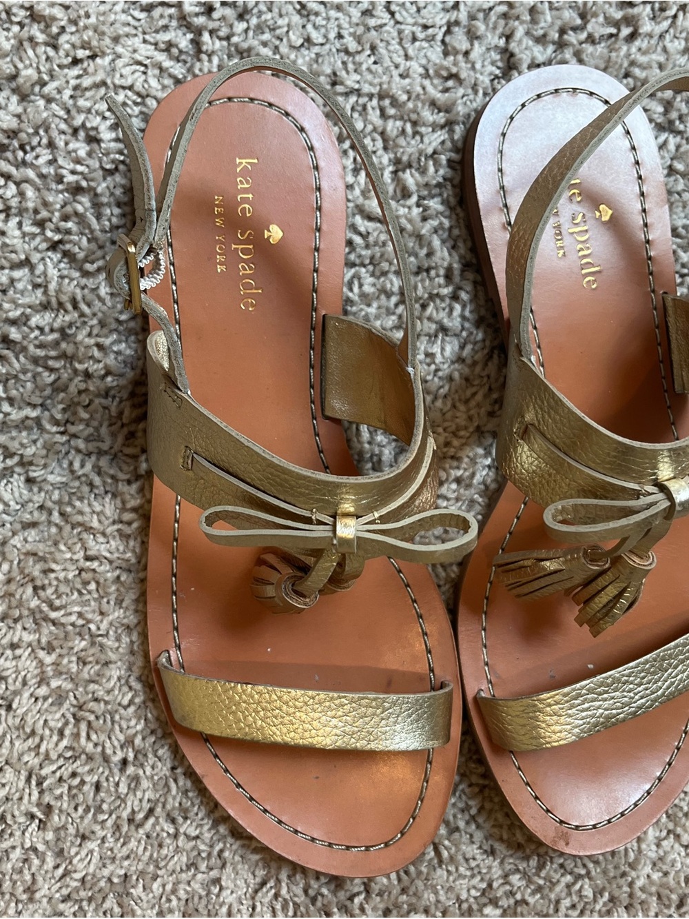 kate spade Size 8 Carlita Gold Metallic Leather Bow Tassel Slingback Sandals